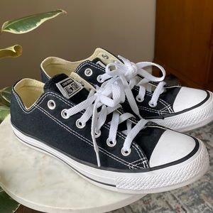 Black Converse Size 8.5W/6.5M